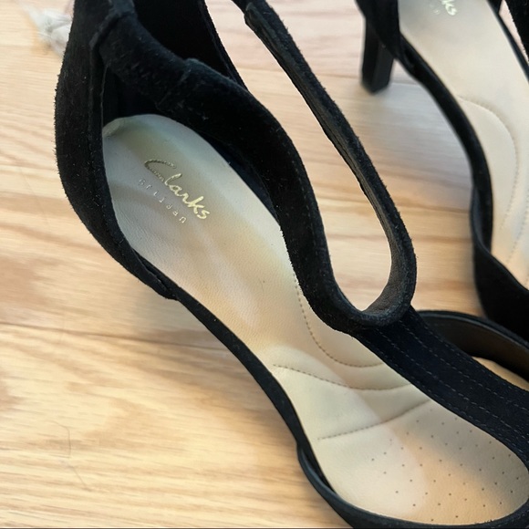 Clarks Black Suede Pumps - Size 7 - Picture 4 of 5